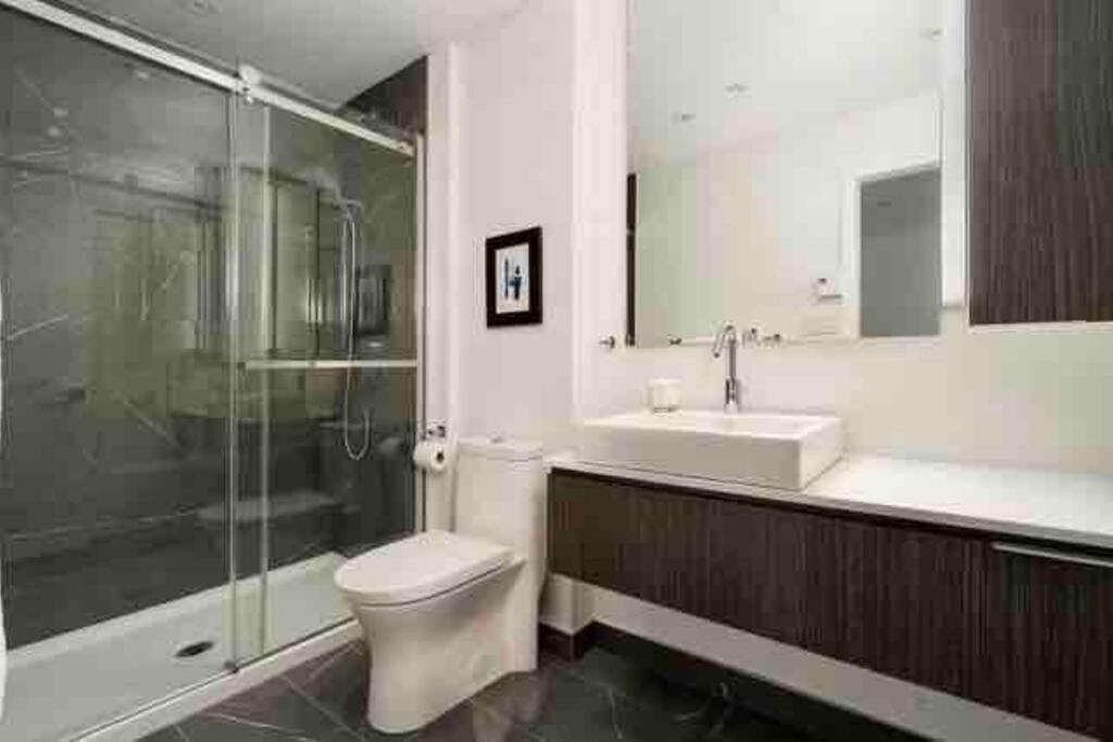 Mind Blowing City View - 2 Beds - Pool & Spa - Downtown 蒙特利尔 外观 照片
