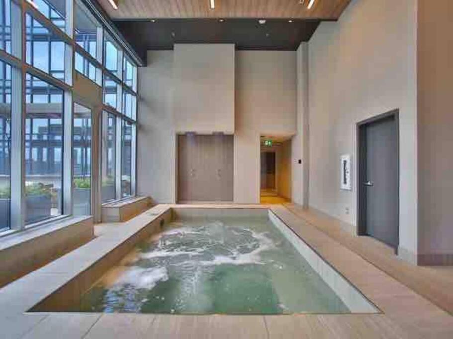 Mind Blowing City View - 2 Beds - Pool & Spa - Downtown 蒙特利尔 外观 照片