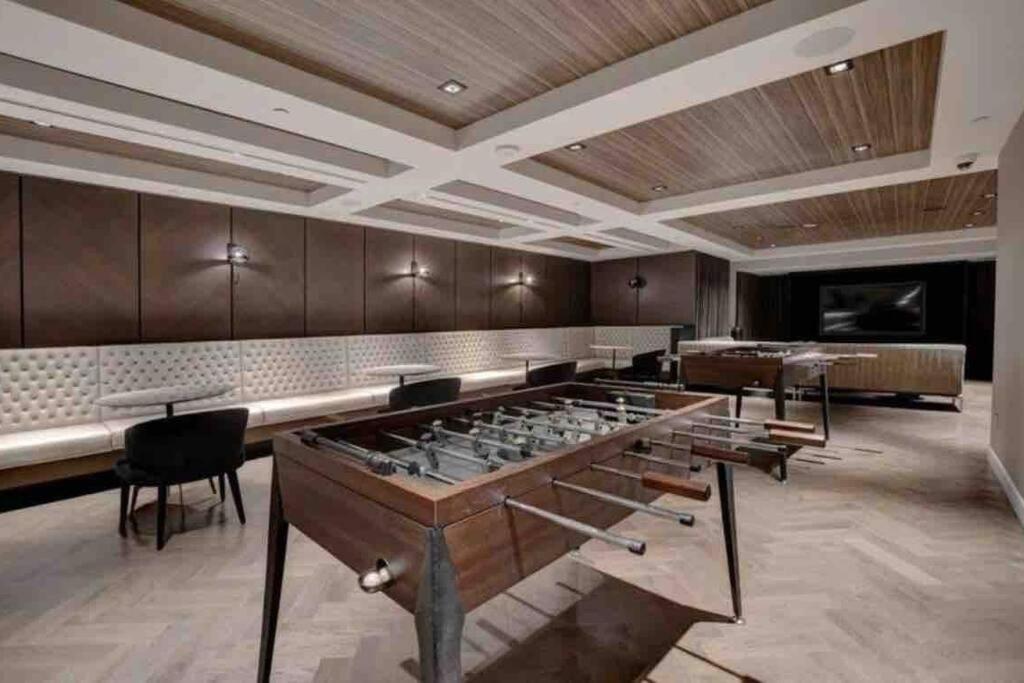 Mind Blowing City View - 2 Beds - Pool & Spa - Downtown 蒙特利尔 外观 照片